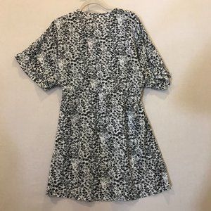 Women's Dress White with Black Floral Print Size Large New